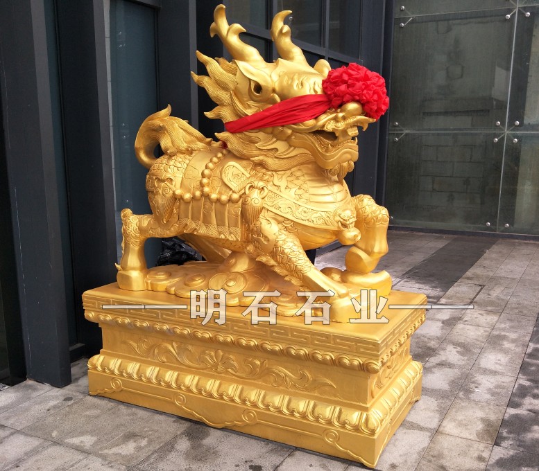 武漢陽光城石雕麒麟